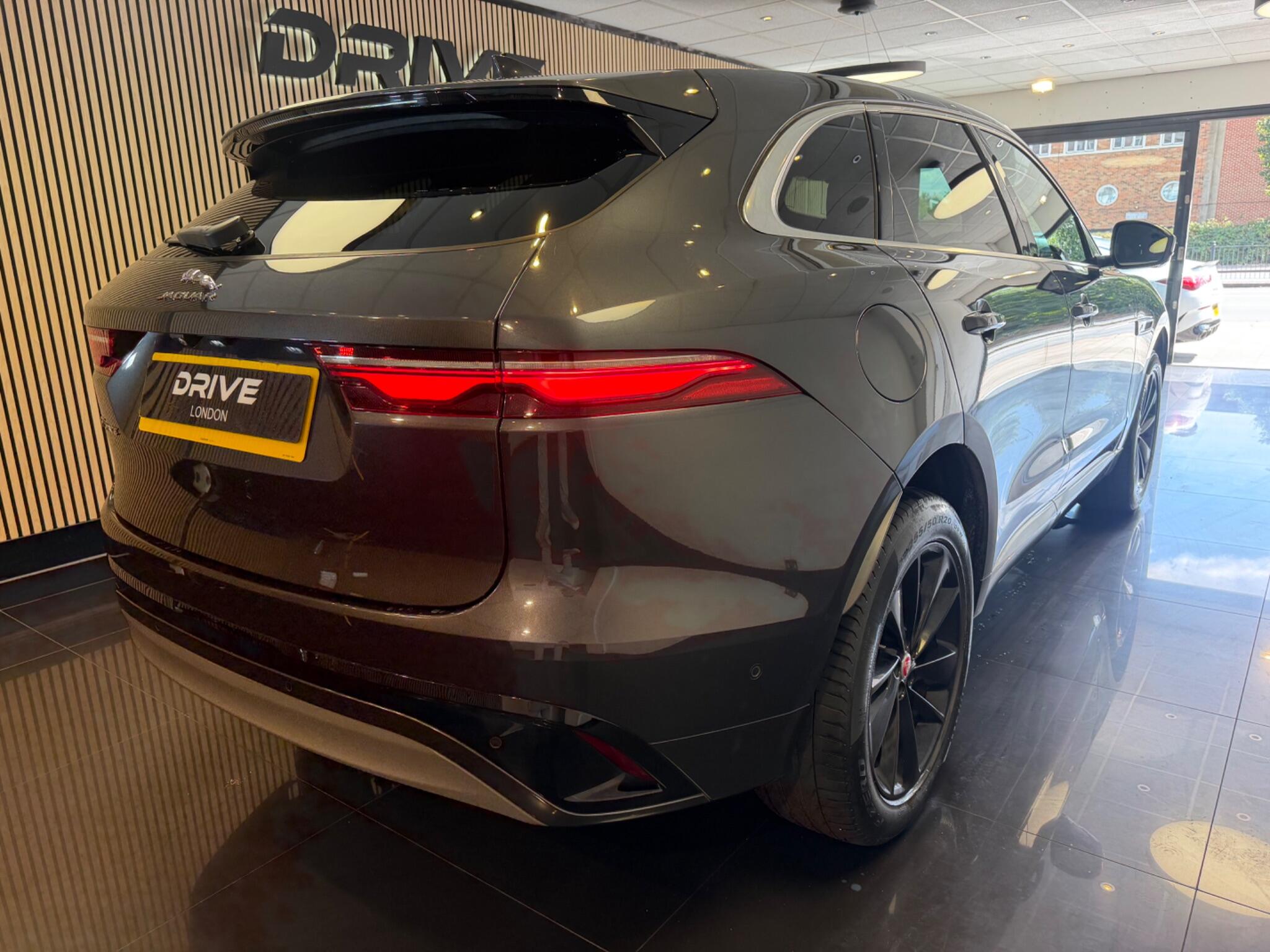 Jaguar F-PACE